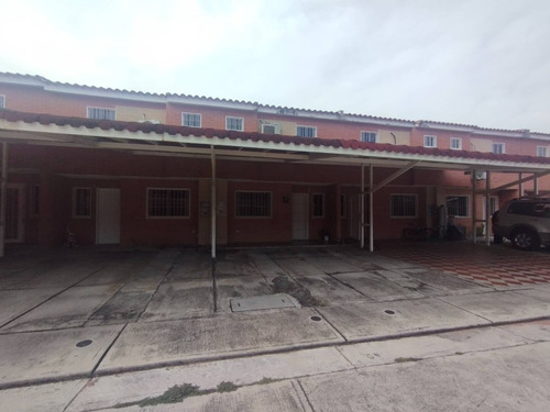 Venta Bello Townhouse En San Diego Villa Corina