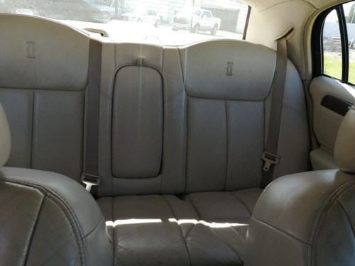 Lincoln Town Car Cartier Piel At