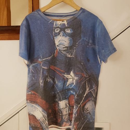 Remera Estampada Avengers Capitan America