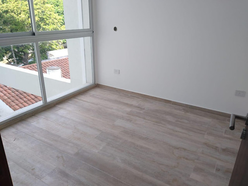 Departamento En La Plata - Calle 30 E/ 44 Y 45 - Dacal Bienes Raices