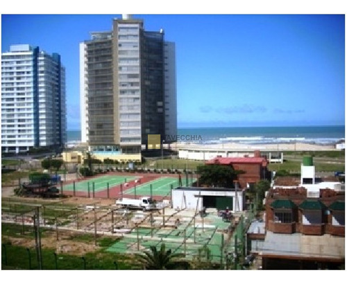 Apartamento De 3 Dormitorios En Punta Del Este La Brava A 1 Cuadra Del Mar