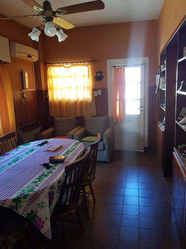 Casa En Casa En Excelente Ubicación Con Tres Dormitorios Y Garage