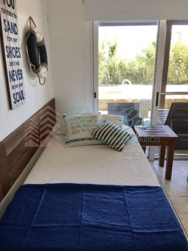 Casa En Punta Piedras, 5 Dormitorios *- Ref: 3581
