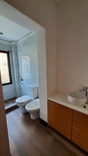 Imagen 24 de 30 de Venta Casa 5 Ambientes Con Piscina En Barrio El Golf - Nordelta.