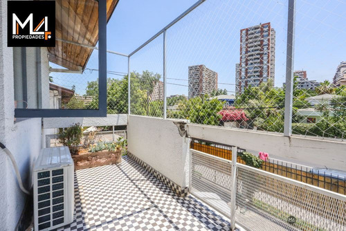 Casa En Venta En Las Condes 3 Dormi, Mas Servicio Y Estar