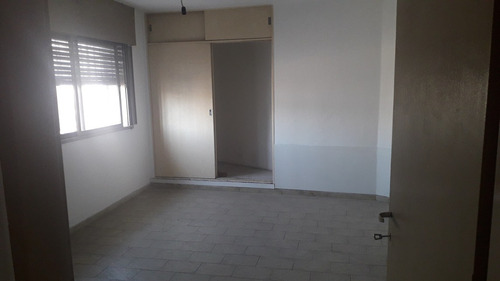 Se Vende Depto Pb Con Patio Barrio Colon En La Mejor Zona