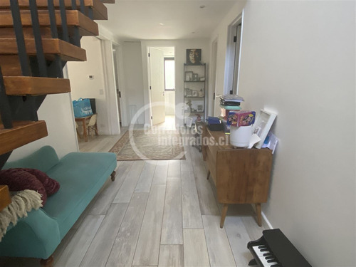 Casa En Venta De 4 Dorm. En Lo Barnechea - El Arrayán