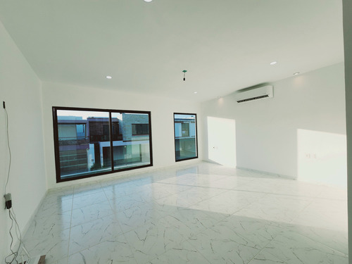 Casa En Venta Con Paneles Solares Y Alberca Fracc Lomas Del