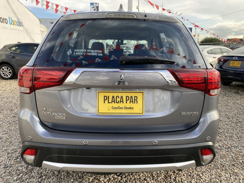 Mitsubishi Outlander 7p At 2017 2400cc