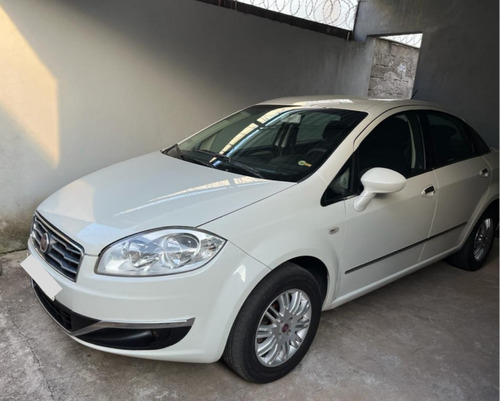 Fiat Linea 1.8 16v Essence Flex 4p