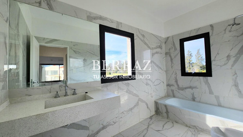 Casa Venta 7 Ambientes En Chateau Pilar Lote De 800 M2