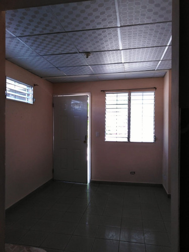 Imagen 3 de 13 de Anexo De Dos Habitaciones, Estacionamiento Dos Pisos