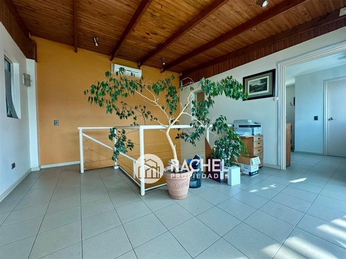 Arriendo Bodegas Y Oficinas En Sector Pueblo Nuevo