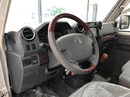 Imagen 4 de 9 de Toyota Macho Pick-up