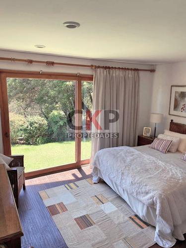 Gran Casa Con Parque Privado En Santo Domingo