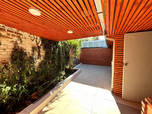 Casa En Venta De 3 Dorm. En Curicó