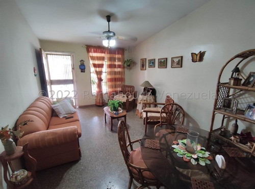 Imagen 9 de 15 de Casa Con Terreno Para Remodelar En Urb. Corinsa Cagua Ljsa 22-22490