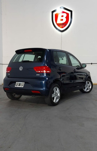 Imagen 6 de 9 de Volkswagen Fox 2015 1.6 Confortline Saf