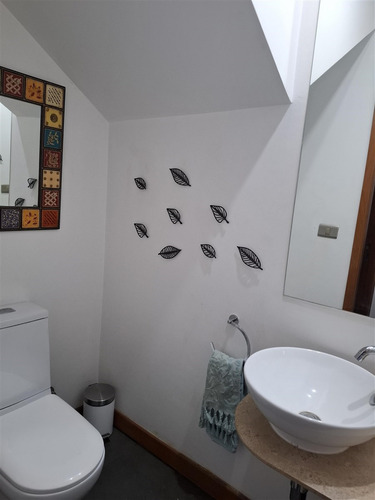 Casa En Arriendo De 4 Dorm. En Lo Barnechea