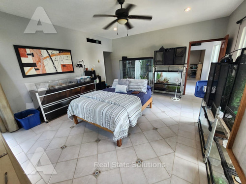 Casa En Venta 4 Recámaras, Amueblada, Piscina, Estudio Tv, Res. Campestre, Cancún