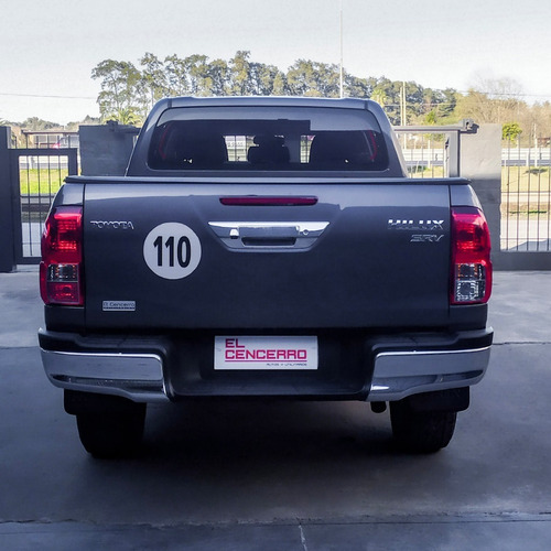 Imagen 8 de 21 de Toyota Hilux 4x2 Dc Srv 2.8 Tdi 6 At