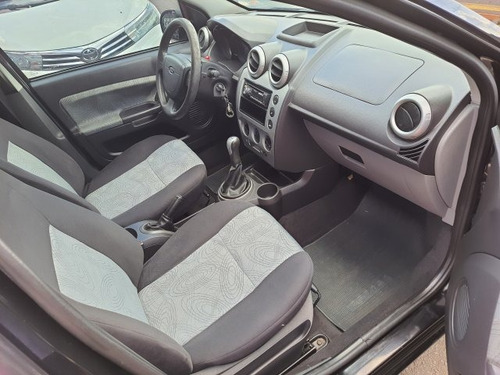 Imagem 7 de 10 de Fiesta Sedan 1.6 Mpi Sedan 8v Flex 4p Manual
