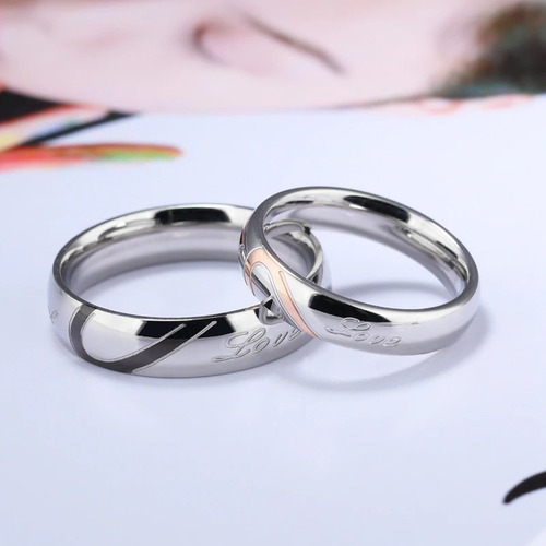 2 Anillos De Compromiso Para Pareja En Diseño Corazón Único
