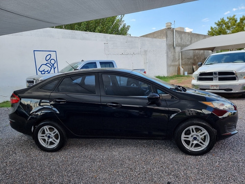 Imagen 6 de 14 de Ford Fiesta 2017 1.6 Se Sedan Mt