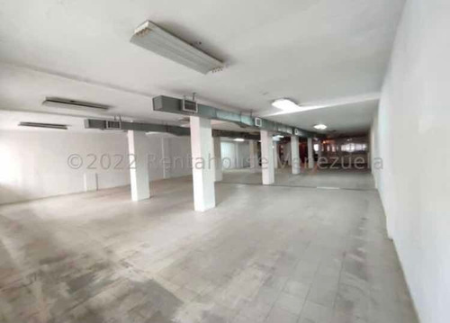 Imagen 9 de 13 de Josè Ravelo 0414-3702803 Alq.local En Sabana Grande 22-23169