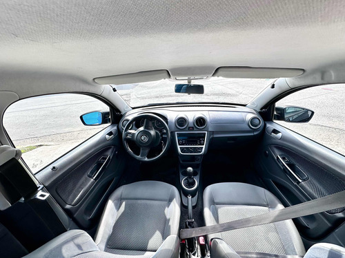 Volkswagen Voyage 1.6 Trenline 101cv