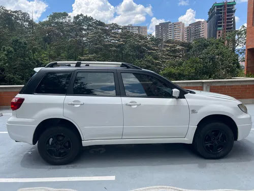 Mitsubishi Outlander 2.4