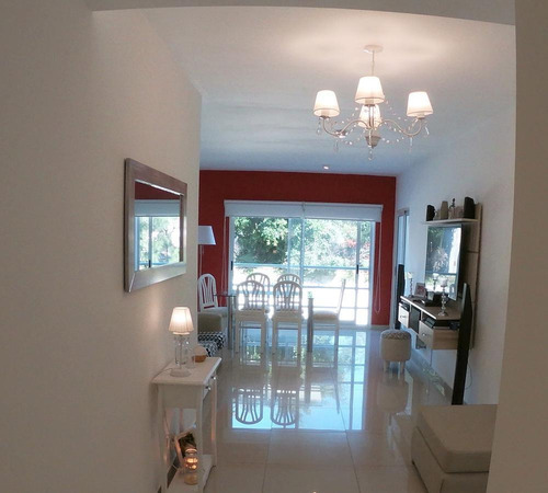 Venta De Hermoso Departamento 2 Amb Con Cochera Fija Cubierta!