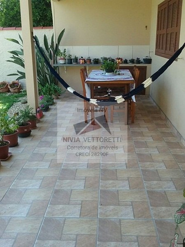 Casa A Venda No Bairro Rio Vermelho Em Florianópolis - Sc. - 547-1