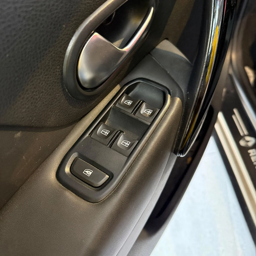 Renault Stepway 1.6 Intense Automática