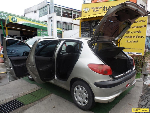 Imagen 8 de 15 de Peugeot 206 X-line