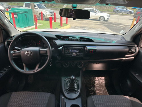 Toyota Hilux 2.7 Cabina Doble Sr Mt