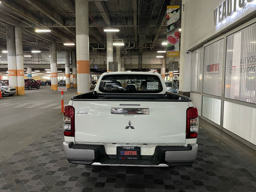 Mitsubishi L200 2.4 GLX 4x2 Mt