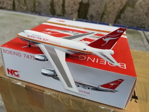 Avion Boeing 747sp Qantas Airways Vh-eaa En La Escala 1:400