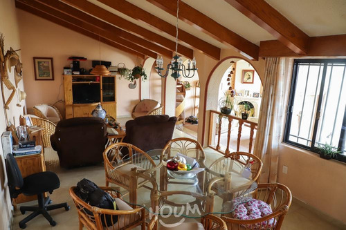 Casa En Lomas De San Mateo, Naucalpan De Juárez Con 3 Habitaciones