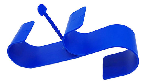 Colgilla De De La Piscina Junto A La Piscina De La Azul