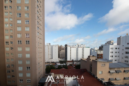 Imagen 12 de 17 de Departamento De 2 Ambientes Con Cochera Fija. Zona Alberti.