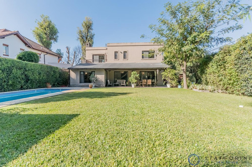 Casa De 5 Ambientes Con Jardín, Galería Con Parrilla Y Pérgola Los Ángeles Village En Ing. Maschwitz