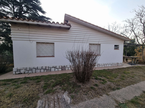 Casa 3 Dorm. - Departamento - Garage Y 1080 M2 De Terreno - Ubicado A 6 Cuadras Del Centro