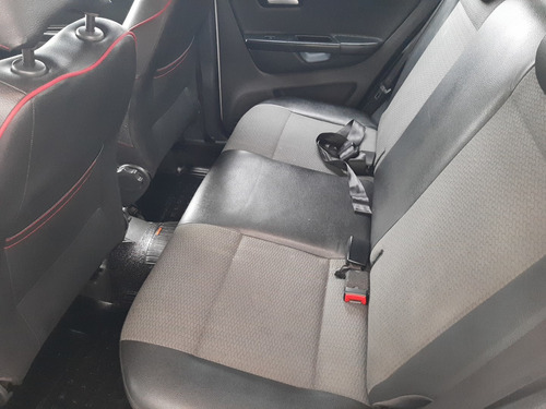 Imagem 5 de 9 de Volkswagen Fox 2016 1.6 Rock In Rio Total Flex 5p