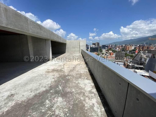 ¡oportunidad De Oro Para Invertir En Este Excelente Local Comercial Adecuado Con Un Rooftop Que Da Una Espectacular Vista De Caracas! - Las Mercedes - Luis Gomez - Mls #24-12245