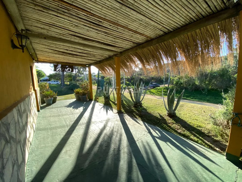 Chalet De 2 Plantas En Manantiales A Pasos De La Playa