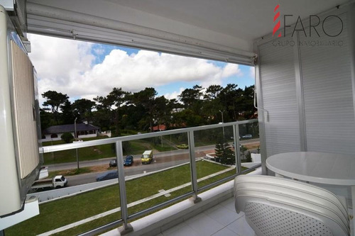 Imagen 1 de 30 de Apartamento En La Mansa 2 Dormitorios Con Balcón Y Cochera - Punta Del Este Mansa