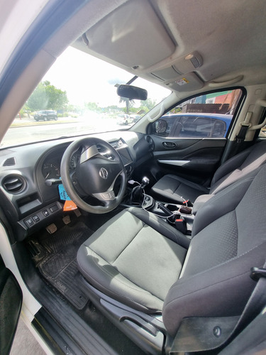 Nissan Frontier 3.2 Cabina Doble 4x2 Con Cámara Trasera Y Pa