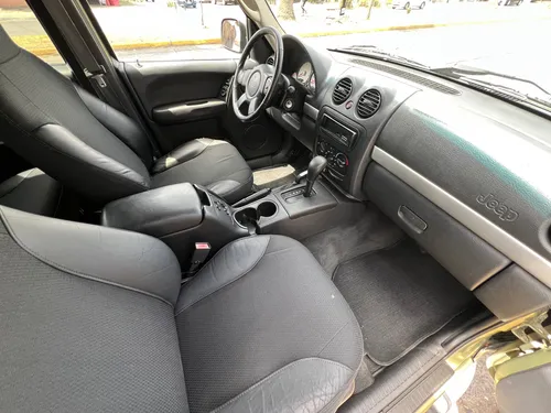 Jeep Liberty Sport 4x4 At