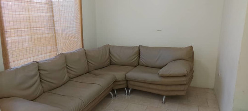 Imagen 8 de 10 de Town House En La Urbanización El Ave María